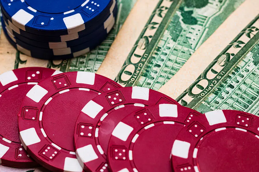 How Do Online Casinos Pay You?